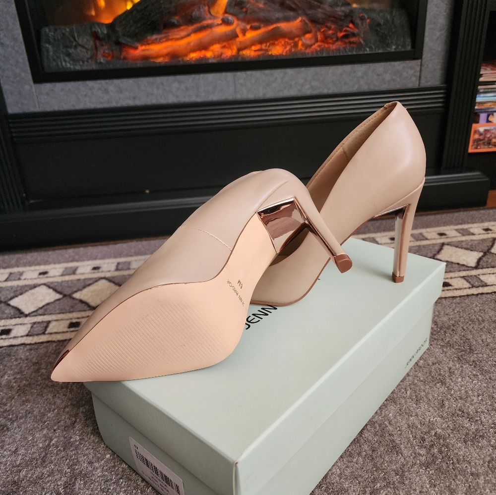 Heels - Picture 3 of 6